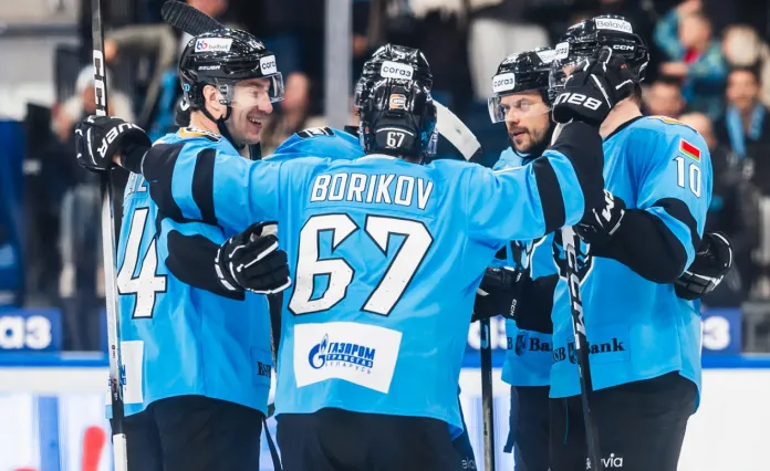 Дубль Вадима Мороза помог минскому «Динамо» обыграть «Амур» и продлить победную серию Дубль Вадима Мороза помог минскому «Динамо» обыграть «Амур» и продлить победную серию