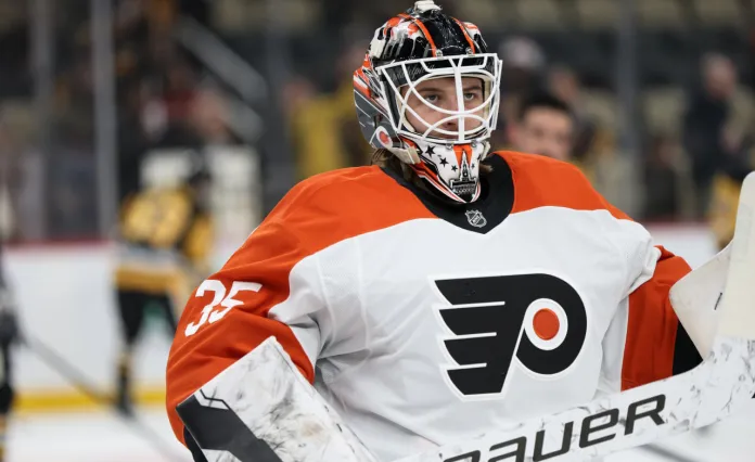 Вратарь «Филадельфии» угодил в лазарет. Алексея Косолова ждёт дебют в нынешнем сезоне НХЛ  Вратарь «Филадельфии» угодил в лазарет. Алексея Косолова ждёт дебют в нынешнем сезоне НХЛ