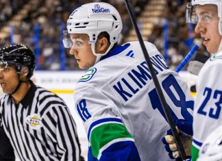 «Ванкувер» продолжает терять игроков. Данила Климович ждёт своего шанса «Ванкувер» продолжает терять игроков. Данила Климович ждёт своего шанса