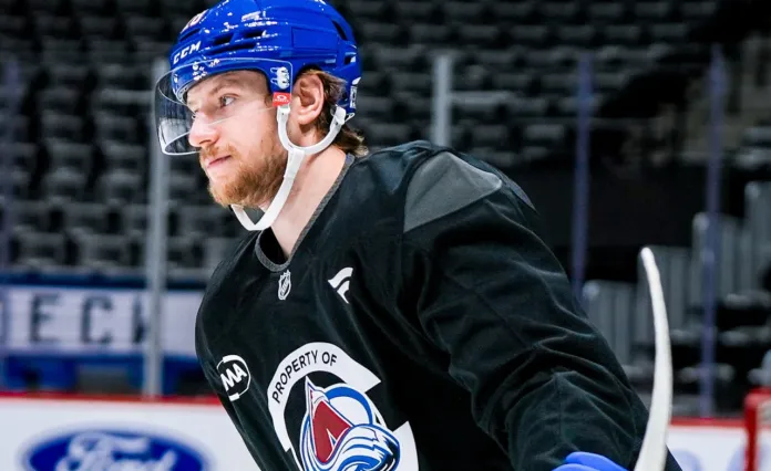 Илья Соловьёв вернулся в состав «Колорадо» и сыграет против «Вегаса»