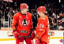 Белорусский защитник включён в символическую сборную новичков октября КХЛ