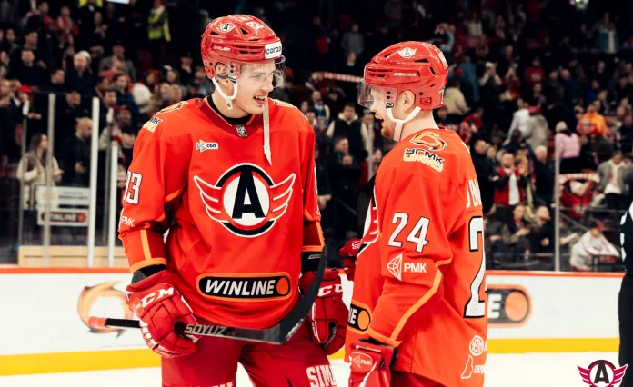 Белорусский защитник включён в символическую сборную новичков октября КХЛ