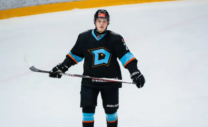 Арсений Елисеев: На нас уже настраиваются как на лидеров МХЛ