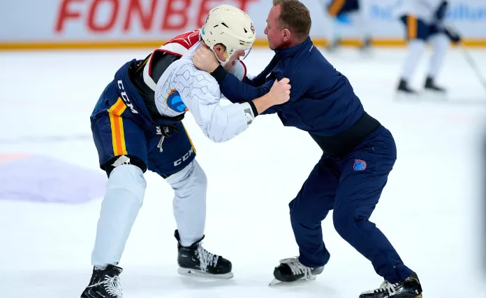 Егор Чезганов сцепился с тренером «Шанхай Дрэгонс»
