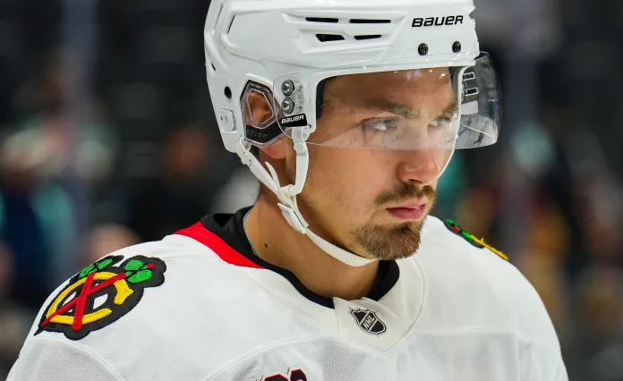 Артём Левшунов сыграет во второй паре обороны «Чикаго» в матче против «Детройта»