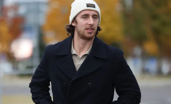 Алекс Лимож — о победе над «Сочи», поддержке Фукале и первой шайбе дома