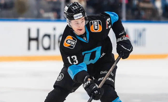 Вадим Мороз набрал 100-е очко в КХЛ