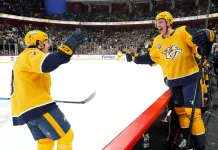 НХЛ. Победы «Каролины» и «Айлендерс», поражение «Питтсбурга» в Швеции — результаты игрового дня