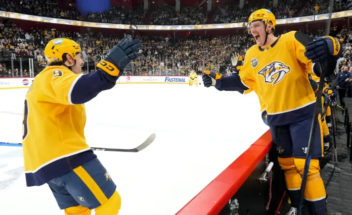 НХЛ. Победы «Каролины» и «Айлендерс», поражение «Питтсбурга» в Швеции — результаты игрового дня