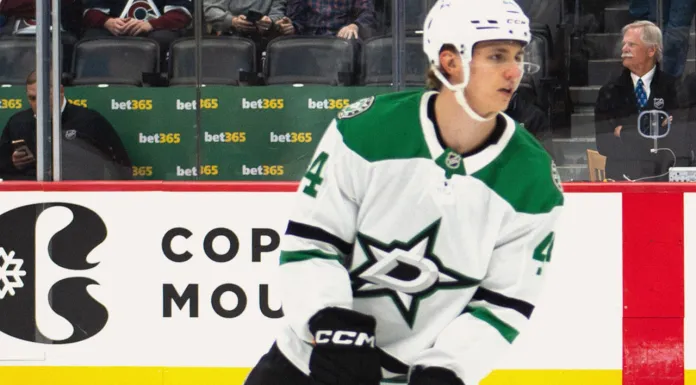 «Даллас» из фарм-клуба вызвал белорусского защитника Колячонка