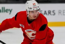 Егор Шарангович выйдет во втором звене «Калгари» в матче против «Чикаго»