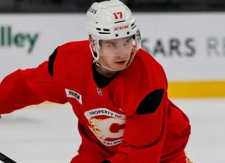 Егор Шарангович выйдет во втором звене «Калгари» в матче против «Чикаго»