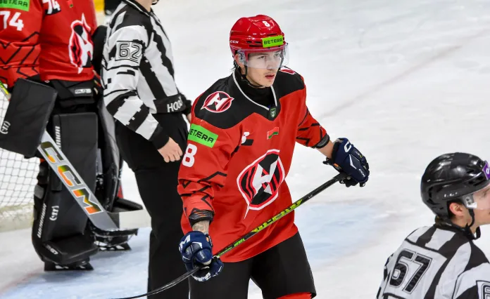 Нападающий с опытом игры в КХЛ официально покинул гродненский «Неман»