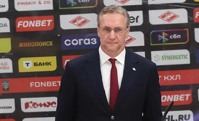 «Команду как будто подменили»: Алексей Ковалев — о матче с минским «Динамо» и реакции Жамнова на увольнение