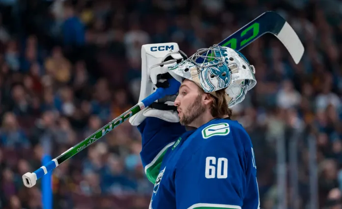 «Ванкувер» одолел «Анахайм», Никита Толопило парировал 37 бросков