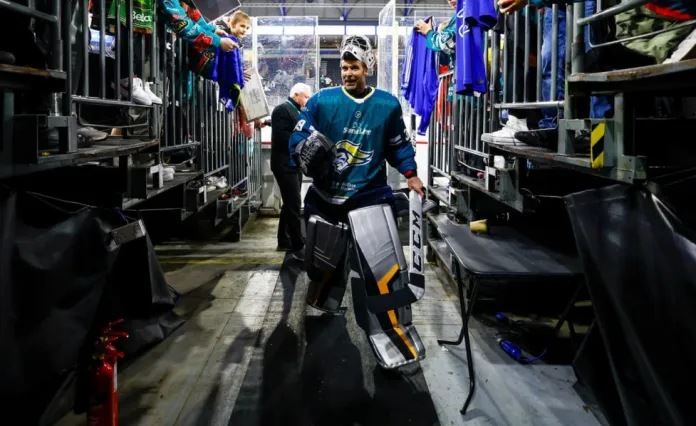 Экс-вратарь «Челси» подписал контракт с хоккейным клубом из Великобритании