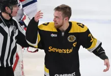 Белорусский форвард «Северстали» Александр Скоренов отметился дракой в игре против «Локомотива»