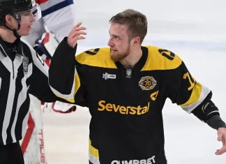 Белорусский форвард «Северстали» Александр Скоренов отметился дракой в игре против «Локомотива»