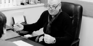 Скончался заслуженный тренер Беларуси по хоккею Анатолий Беляев