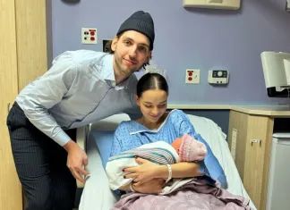 Голкипер «Ванкувера» Никита Толопило стал отцом