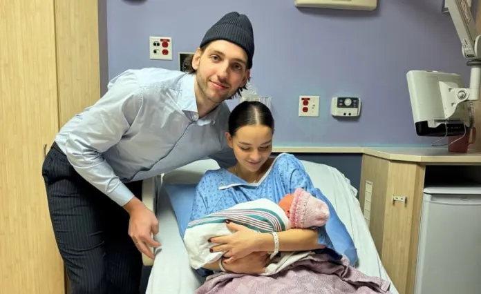 Голкипер «Ванкувера» Никита Толопило стал отцом