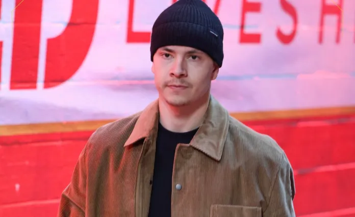 Егор Шарангович повторил достижение Владимира Цыплакова по голевым передачам в НХЛ