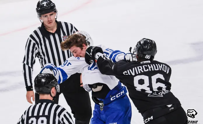 Силовой прием белорусского защитника Сивирчукова возглавил ТОП хитов МХЛ в ноябре