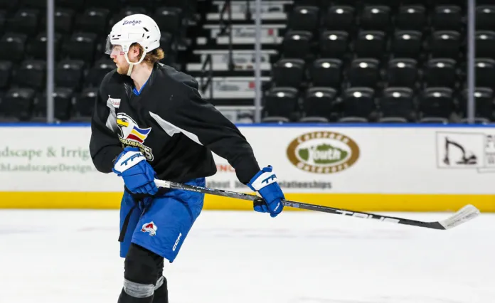 В США отметили прогресс Ильи Соловьёва в матчах за «Колорадо Иглз»