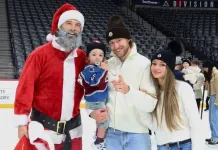 Фото: Канадский защитник «Колорадо» поздравил с Рождеством сына Ильи Соловьева в костюме Санты Клауса
