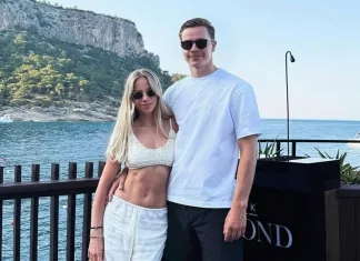 Фото: Егор и Дарья Шарангович отметили деревянную свадьбу