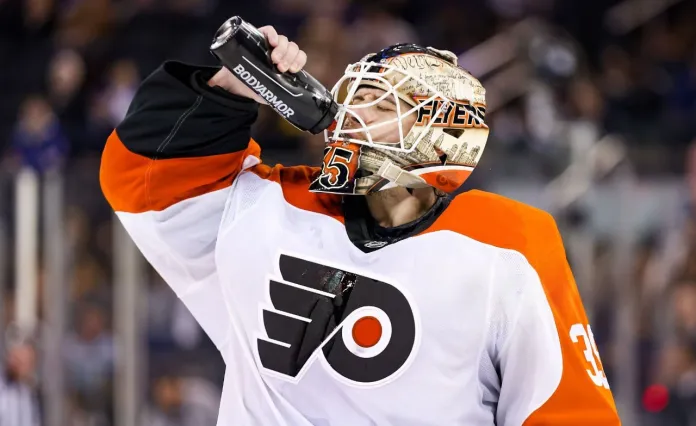 Экстренно вызванный в «Филадельфию» Алексей Колосов так и не сыграл с «Рейнджерс»