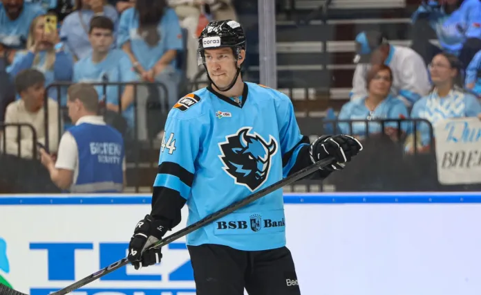 Минское «Динамо» потеряло защитника, Скабелка может возглавить клуб КХЛ, «Динамо-Шинник» проиграл третий матч подряд – все за вчера