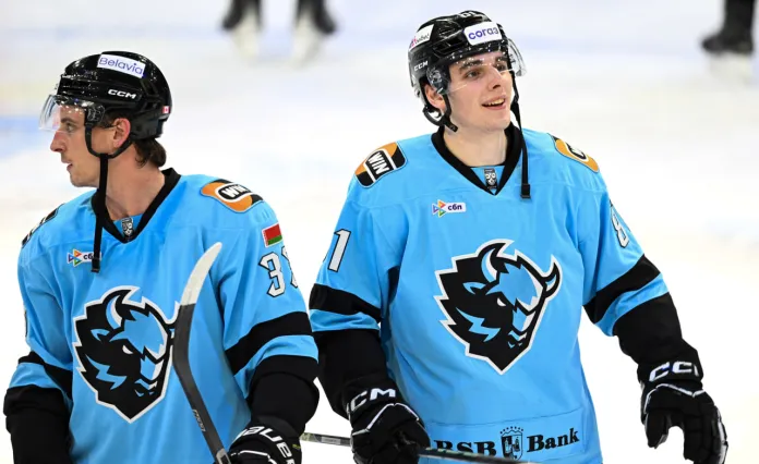 Журналист — об эпизоде с вылетевшим на скамейку СКА Пинчуком: Может быть, объяснят, что так делать не надо?