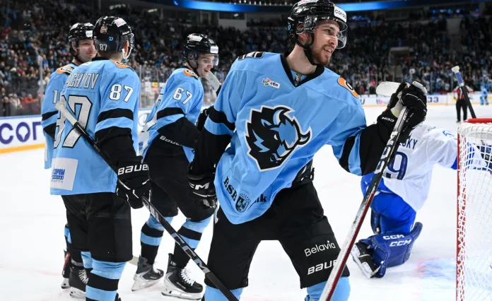 «Он хочет, чтобы мы становились лучше»: Даниил Липский — о влиянии Квартальнова в преддверии 1000-го матча