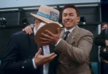 Видео: Дмитрий Квартальнов получил торт в лицо после 1000-го матча в КХЛ