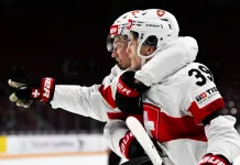 Молодежная сборная Швейцарии почтила память жертв пожара на лыжном курорте