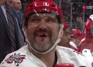 Фото: Александру Овечкину выбили еще один зуб в матче против «Чикаго» Левшунова