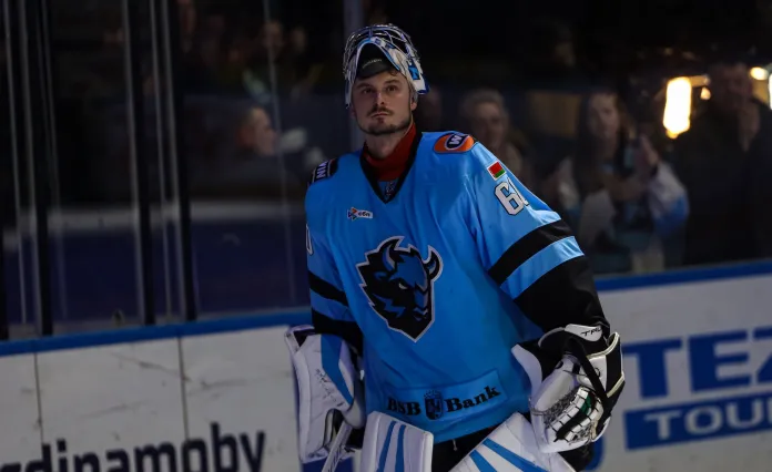 Минское «Динамо» впервые в сезоне заменило вратаря по ходу матча с «Трактором»