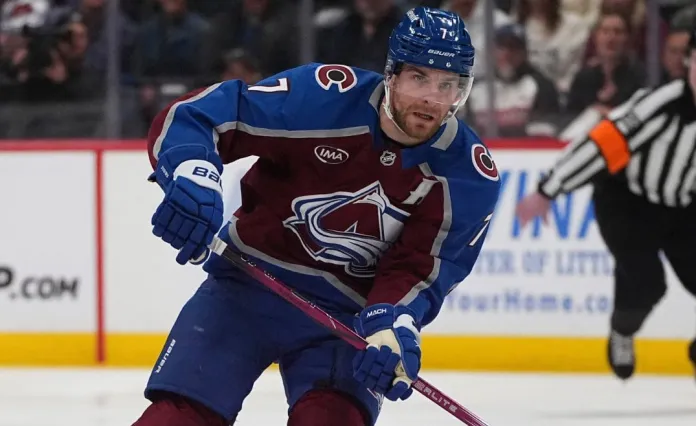 Конкурент Соловьёва в «Колорадо» выбыл на несколько недель