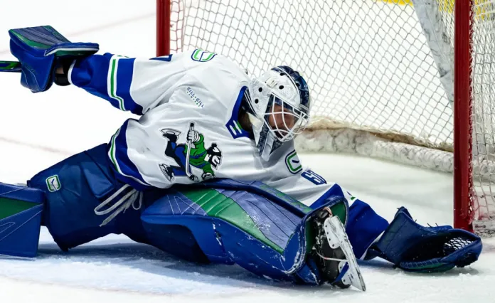 АХЛ. «Абботсфорд» уступил «Бейкерсфилду». Толопило пропустил 5 шайб, Климович оказался вне заявки