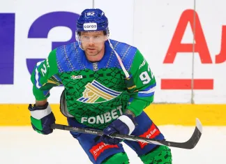 Кузнецов сделал ассист в первой игре за «Салават Юлаев» и помог обыграть «Автомобилист»