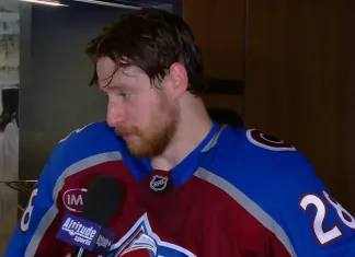 Видео: Илья Соловьёв с улыбкой ответил на вопрос о раздевалке «Колорадо»