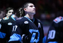 «За шесть лет Шипачёв стал любимцем публики». Власов — о пути форварда к отметке в 1000 очков