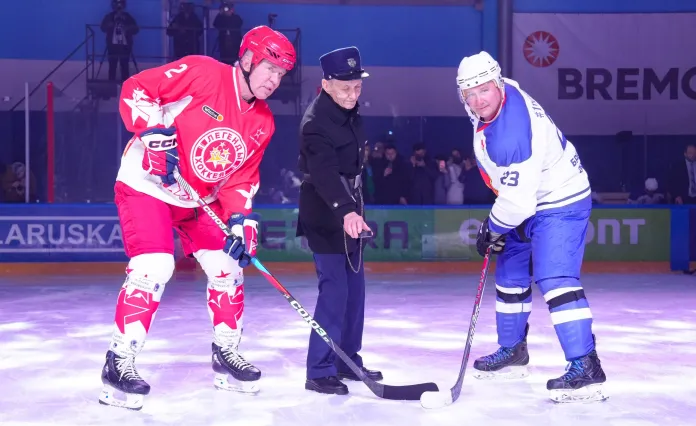 Легендарные хоккеисты провели мастер-класс для юных игроков ХК «Брест» 