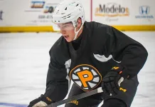 «Бостон» вызвал защитника из АХЛ после травмы Пика: сыграет ли Колячонок?