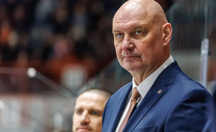 «Амур» Андриевского потерпел шестое поражение подряд и выбыл из зоны плей-офф