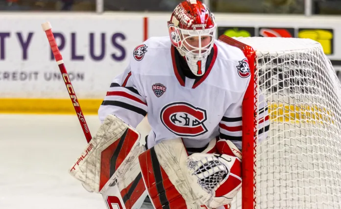 Белорусский вратарь Ян Шостак оформил второй шатаут в сезоне NCAA, отразив 42 броска