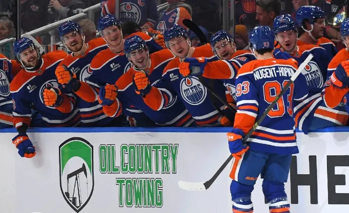 НХЛ. Два очка Подколзина, сухарь Ингрэма, гол в овертайме Дебринкета – результаты 19 января