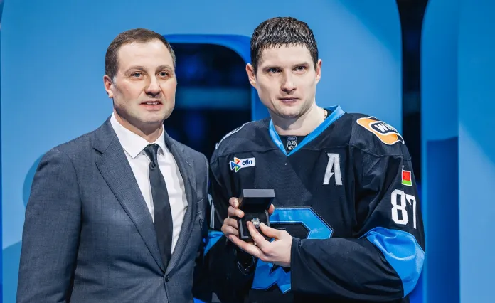 Вадим Шипачев – о перстне от КХЛ, мотивации и рекорде Александра Овечкина