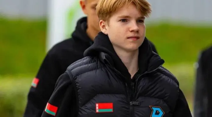 Минское «Динамо» официально подписало контракт с 18-летним нападающим из МХЛ